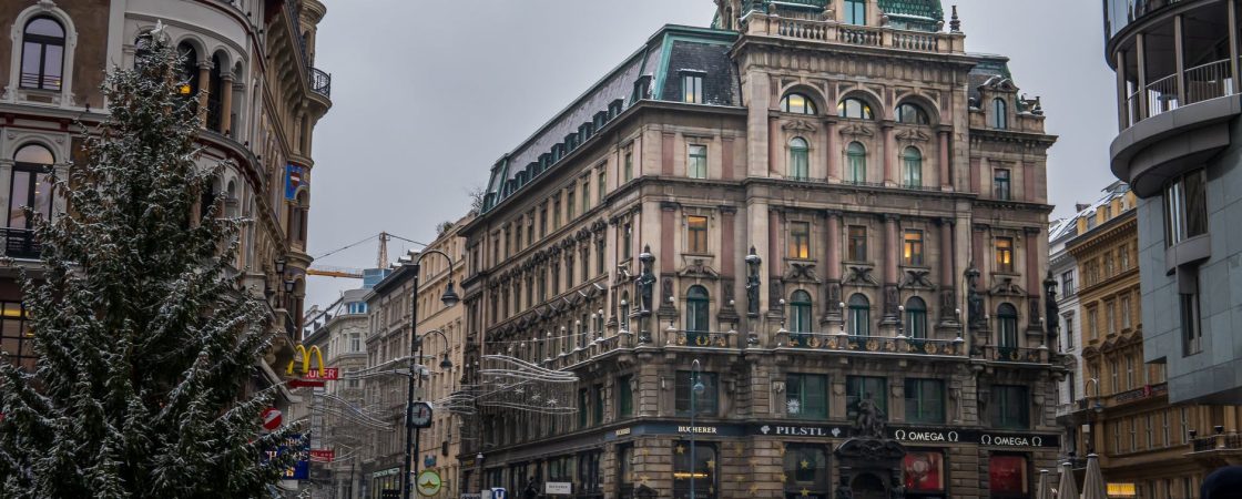 photo of st stephen s square during daytime